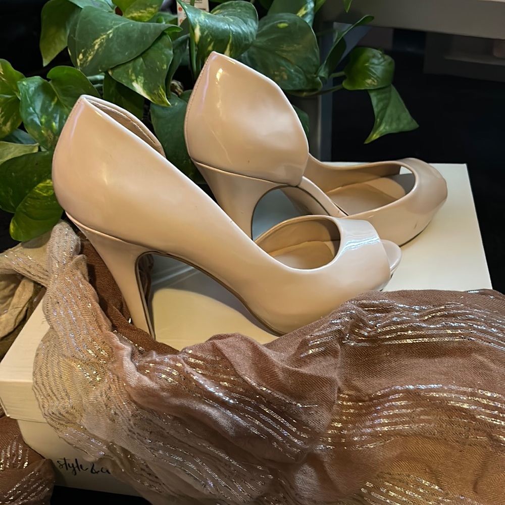 Open Toe Pumps